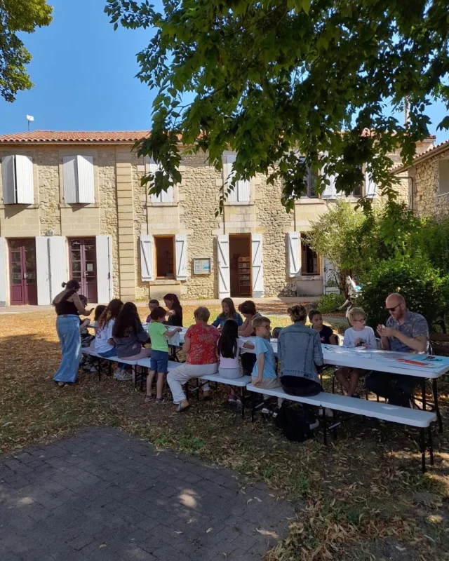 À l’occasion de la Fête Nationale du 14 juillet, le village se pare de ses plus belles couleurs pour célébrer ce moment incontournable de l’été 🇫🇷✨

Animations, convivialité et esprit festif seront au rendez-vous pour partager une journée placée sous le signe du rassemblement et de la bonne humeur. Que vous soyez de passage dans la région ou en séjour au Château de l’Isle, c’est l’occasion idéale de découvrir l’ambiance chaleureuse du village et de profiter des festivités locales.

Après les célébrations, retrouvez le calme et le confort du Château de l’Isle pour prolonger cette parenthèse estivale dans un cadre élégant et reposant 🌿🏰

➡️ Profitez du week-end prolongé du 14 juillet pour vous offrir une escapade au Château de l’Isle et découvrir les traditions de la région.

Informations sur www.chateaudelisle.com

Photo : mairie de Castelnau de Médoc

#14Juillet #FêteNationale #ChâteauDeLIsle